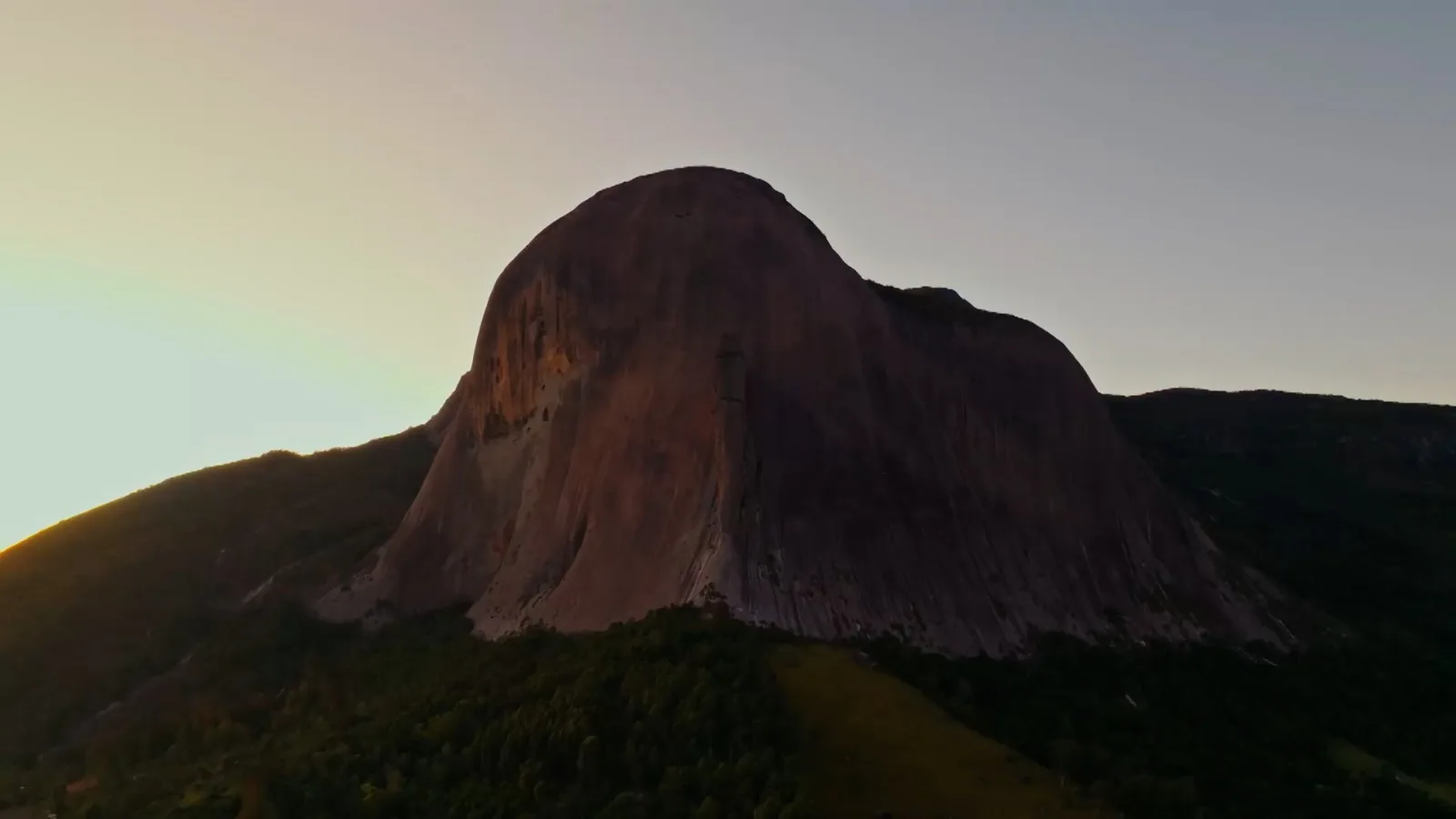 VÍDEO | Da Pedra Azul às cerejeiras, drones desbravam Domingos Martins