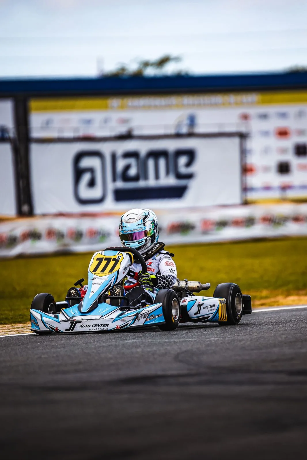 Capixaba de 10 anos fica no top 20 no Campeonato Brasileiro de Kart