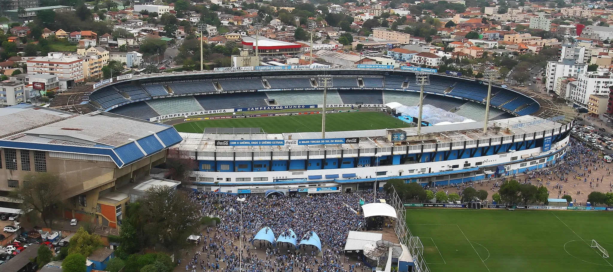 Estádio abandonado de futebol pode virar cidade provisória no RS