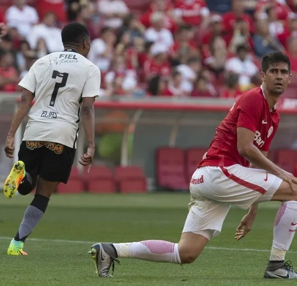 Pela Copa do Brasil, Internacional e Corinthians colocam a rivalidade em campo