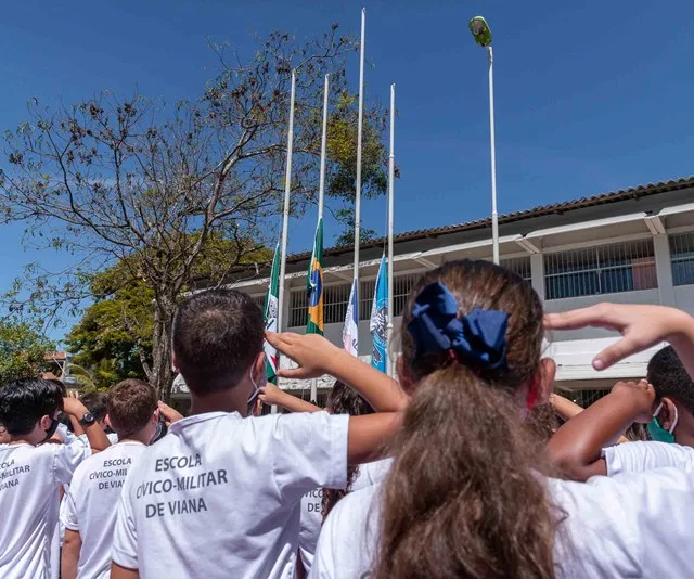 Programa de escolas cívico-militares não será encerrado no ES