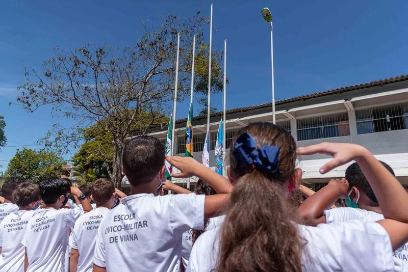 Programa de escolas cívico-militares não será encerrado no ES