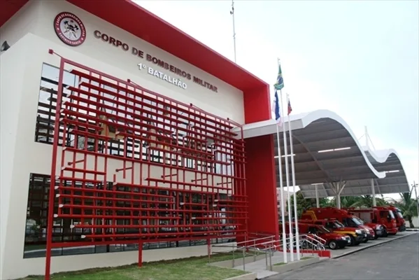 Bombeiros do ES recebem doação de veículo da Receita Federal