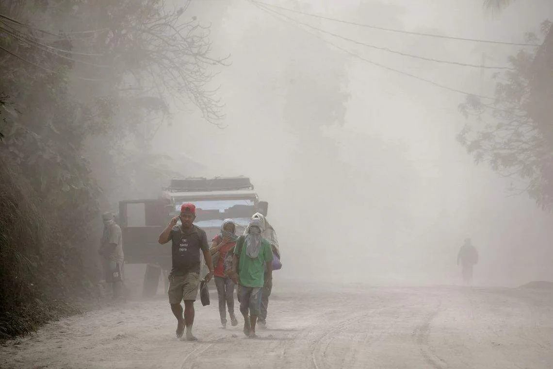 Governo filipino alerta população para outra grande erupção vulcânica