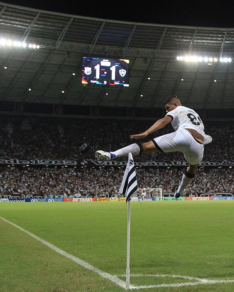 Erison decide e Botafogo derrota Ceará na estreia de Luís Castro