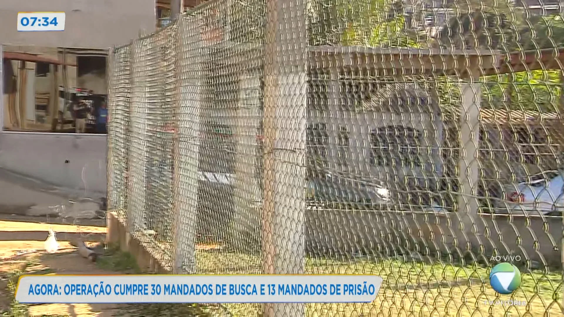 Polícia cumpre 30 mandados de busca 13 mandados de prisão