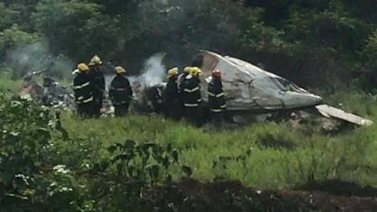 Avião explode durante pouso e mata quatro pessoas em Minas Gerais