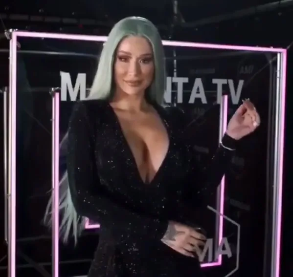 Iggy Azalea está grávida de seis meses do rapper Playboi Carti, diz site