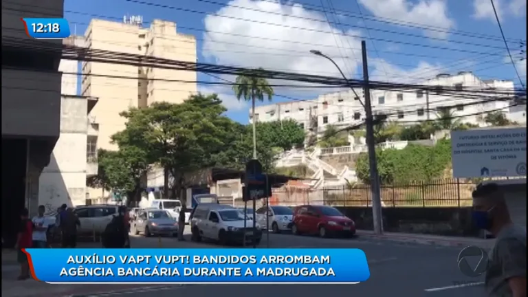 Agência da Caixa Econômica é arrombada, em Vitória