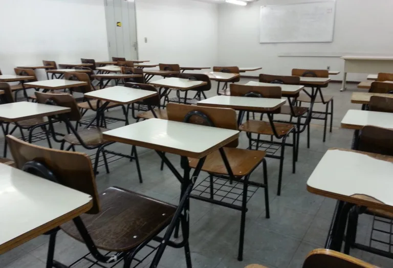 Aulas serão retomadas a partir do dia 25 nas escolas municipais da Serra; veja o cronograma