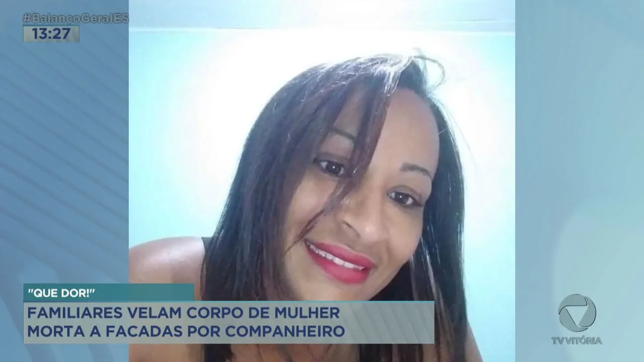 Mulher assassinada no quintal da sogra é velada por familiares e amigos