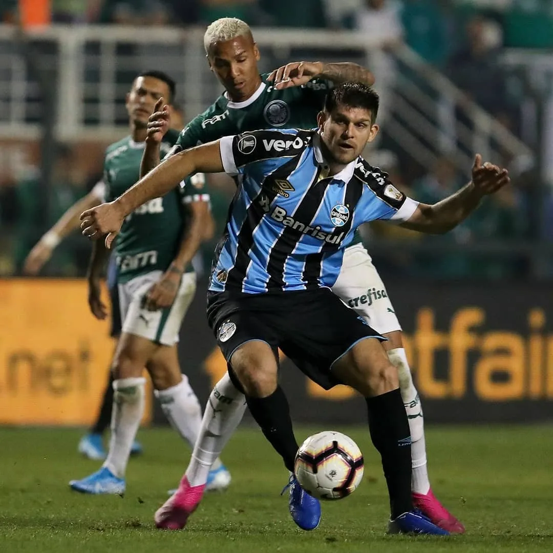 Recuperado de lesão, argentino Kannemann deve reforçar o Grêmio contra o Santos