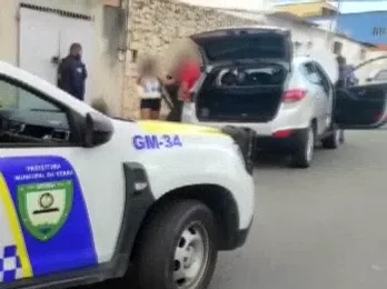 Homem é preso após ser flagrado com carro roubado na Serra