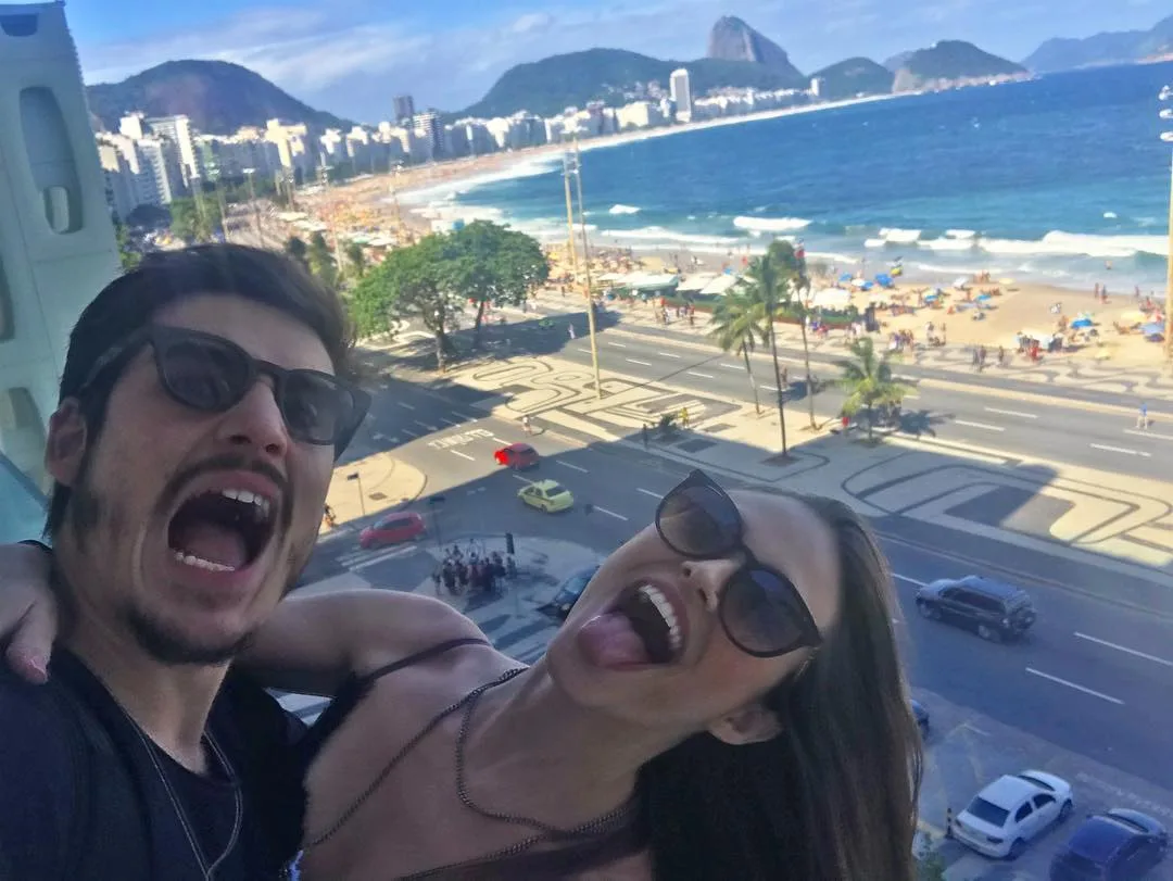 Juliana Paiva e Nicolas Prattes reatam namoro