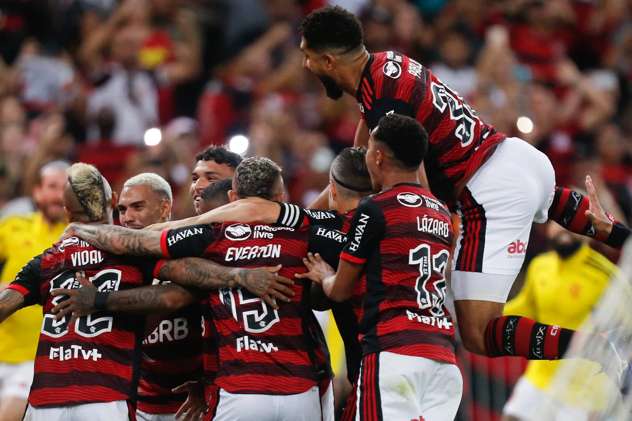 Flamengo recebe o Vélez Sarsfield para confirmar a vaga na final da Libertadores