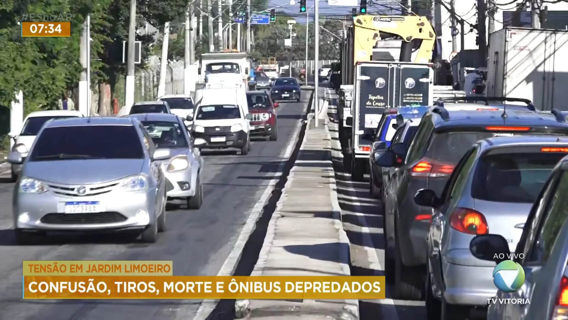 Jardim Limoeiro: confusão, tiros, morte e ônibus depredados