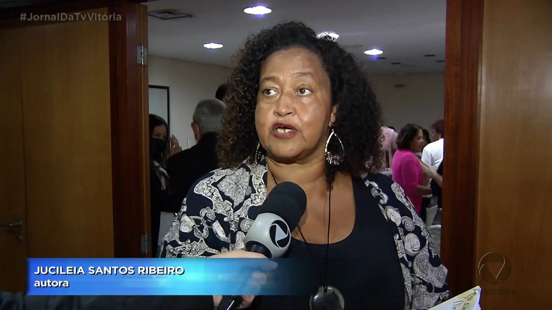 Mulheres contam violência que sofreram em livro