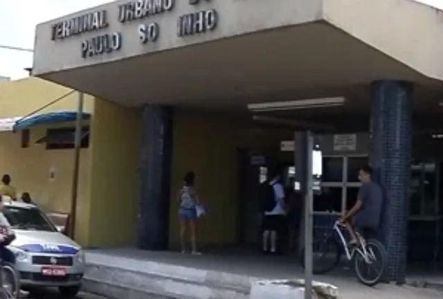 Homem usa uniforme de rodoviário e assalta funcionários dentro do terminal do Ibes