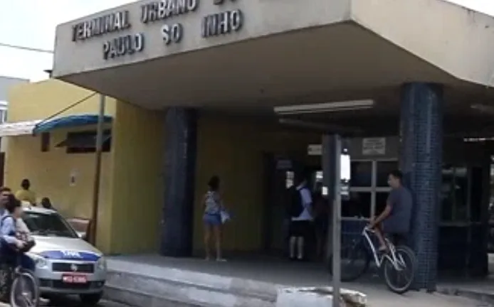 Homem usa uniforme de rodoviário e assalta funcionários dentro do terminal do Ibes