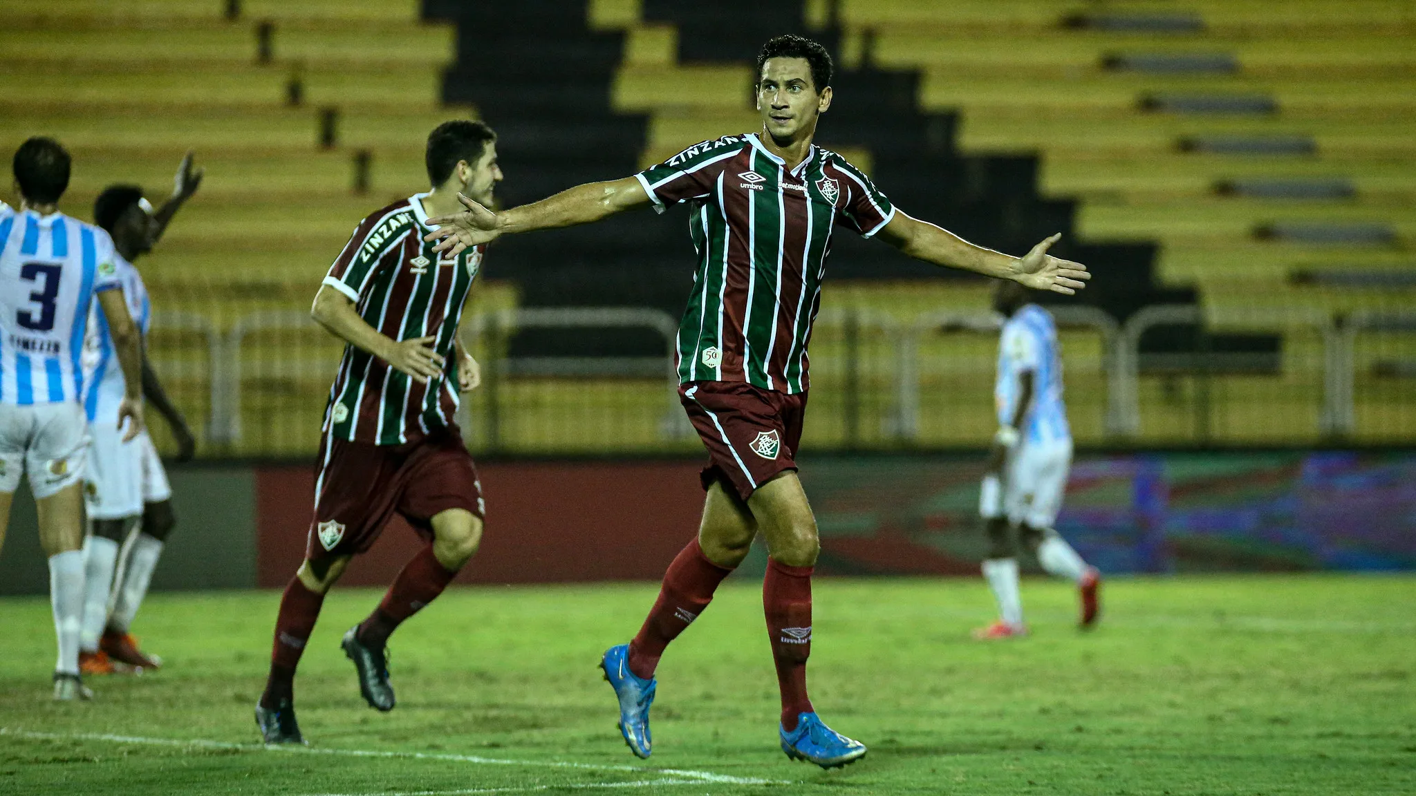 Fluminense goleia o Macaé e retorna ao G4 do Cariocão 2021