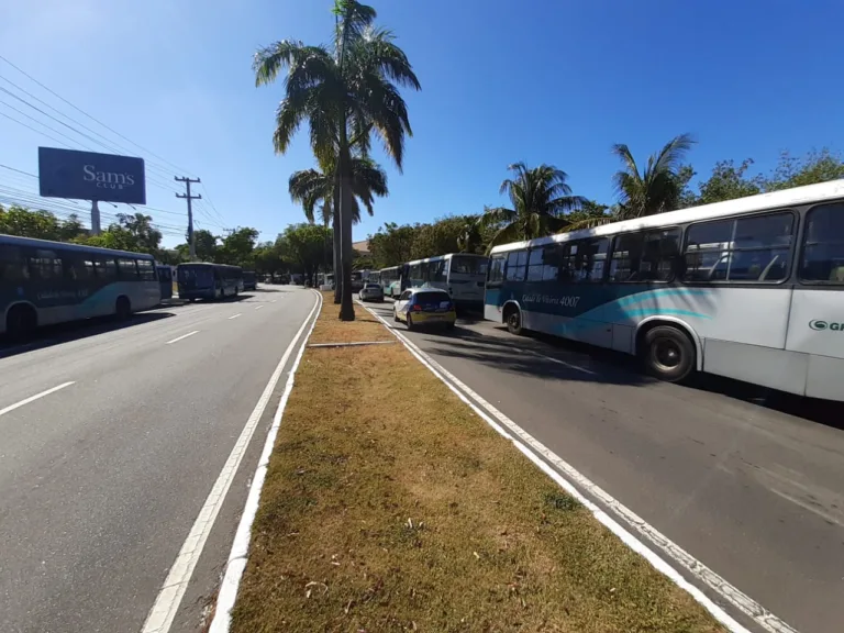 Rodoviários do sistema municipal de Vitória protestam e paralisam 100% da frota dos 'verdinhos'