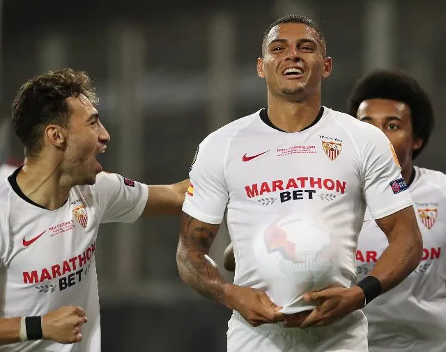 De 7ª opção no São Paulo a destaque na Europa, Diego Carlos é convocado por Tite