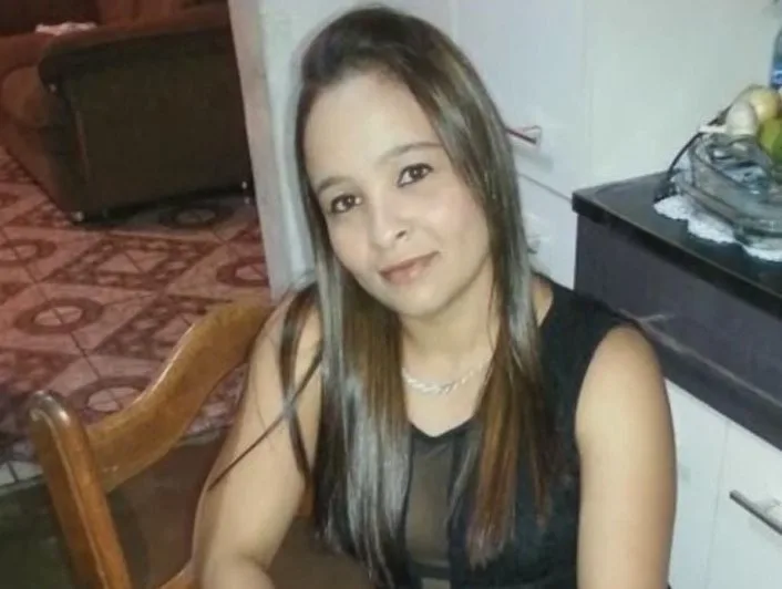 Mulher é morta após descobrir traição e corpo é encontrado pendurado em árvore em SP