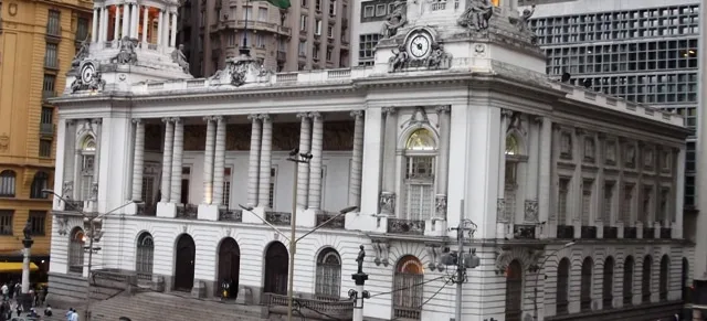 Salários de até R$ 7,6 mil na Câmara Municipal do RJ