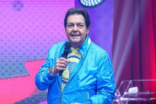 Faustão começa fisioterapia e tem função cardíaca normalizada