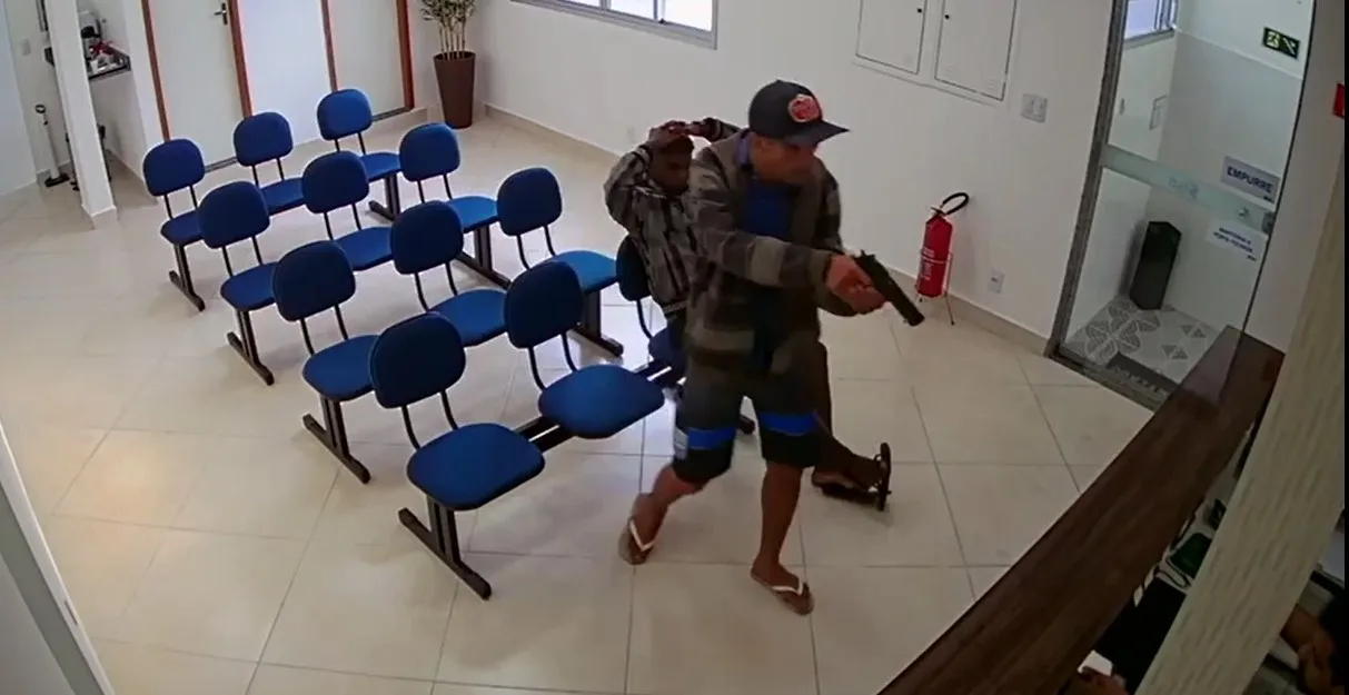 VÍDEO | Criminosos se passam por pacientes e assaltam clínica odontológica em Vila Velha