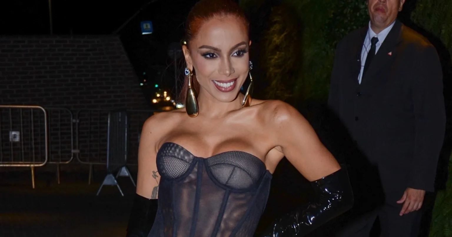 Anitta revela real estado de saúde e preocupa fãs: "Cancerígeno alto" Anitta revela real estado de saúde e preocupa fãs: "Cancerígeno alto"