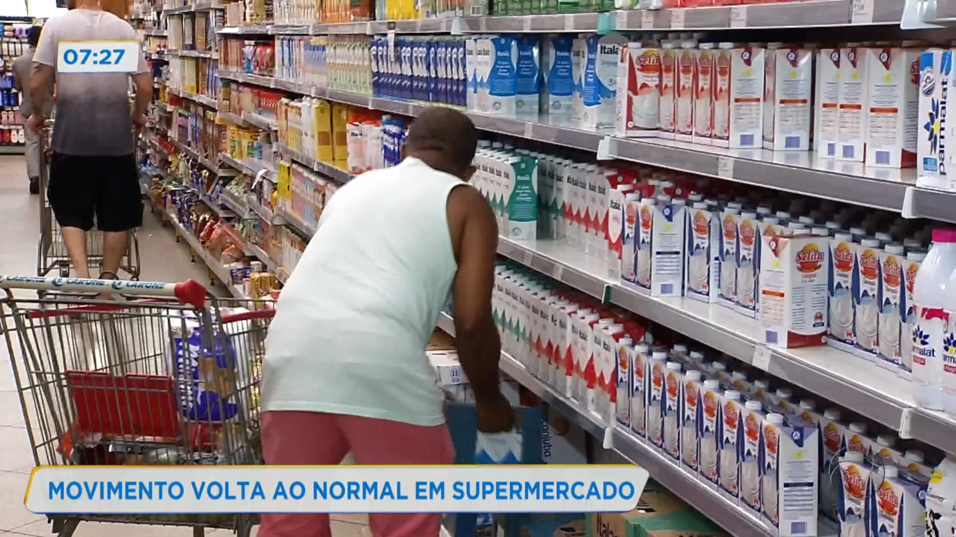 Supermercados já estão com movimento normal de clientes, depois da corrida às compras no início da semana