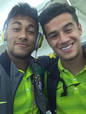 Neymar diz que Philippe Coutinho pode se tornar a maior estrela do futebol inglês