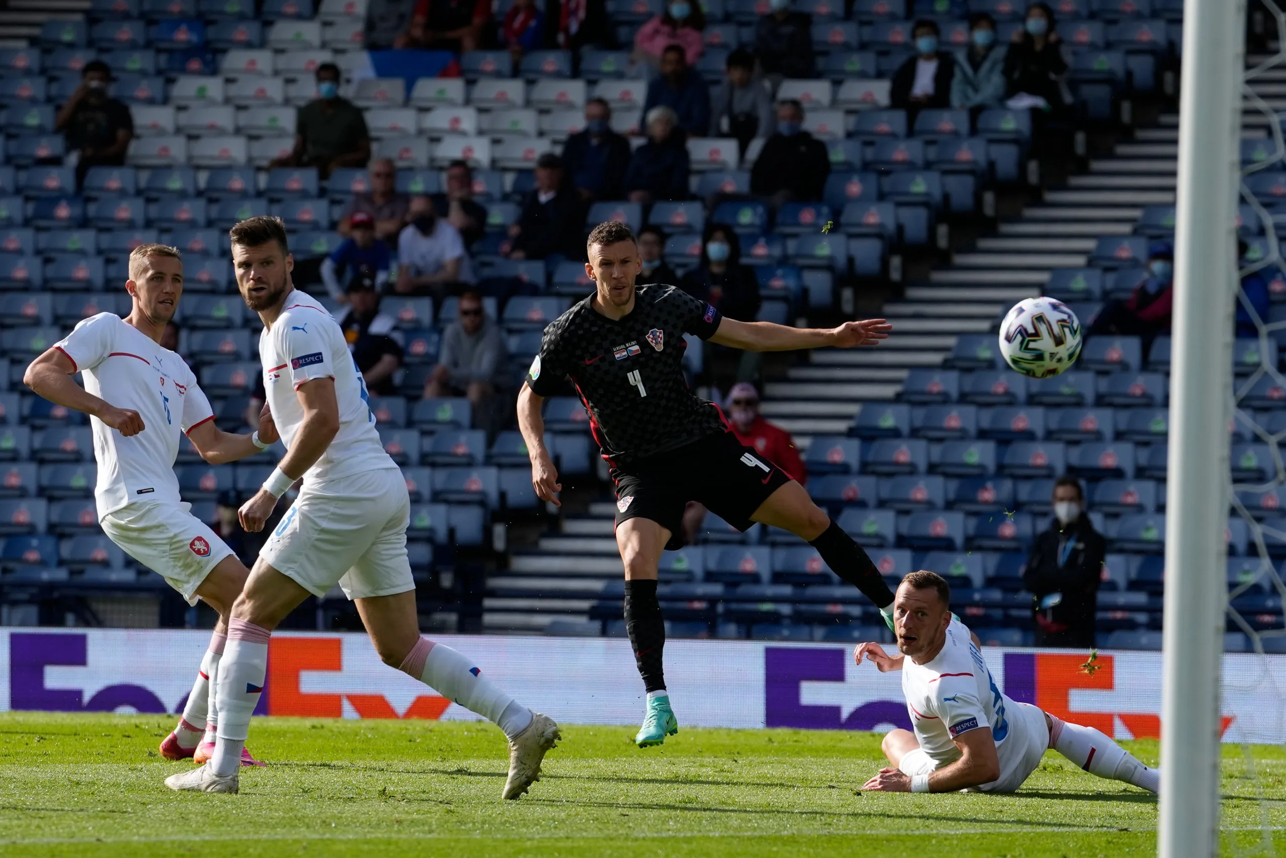 Vice-campeã mundial, Croácia joga mal, mas empata com a República Checa na Euro