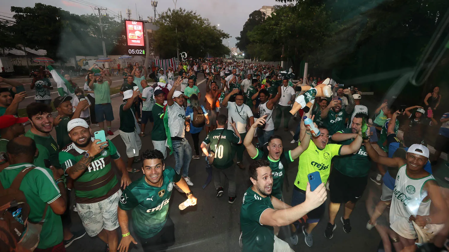 VÍDEO | Palmeiras comemora com os torcedores o título do Brasileirão