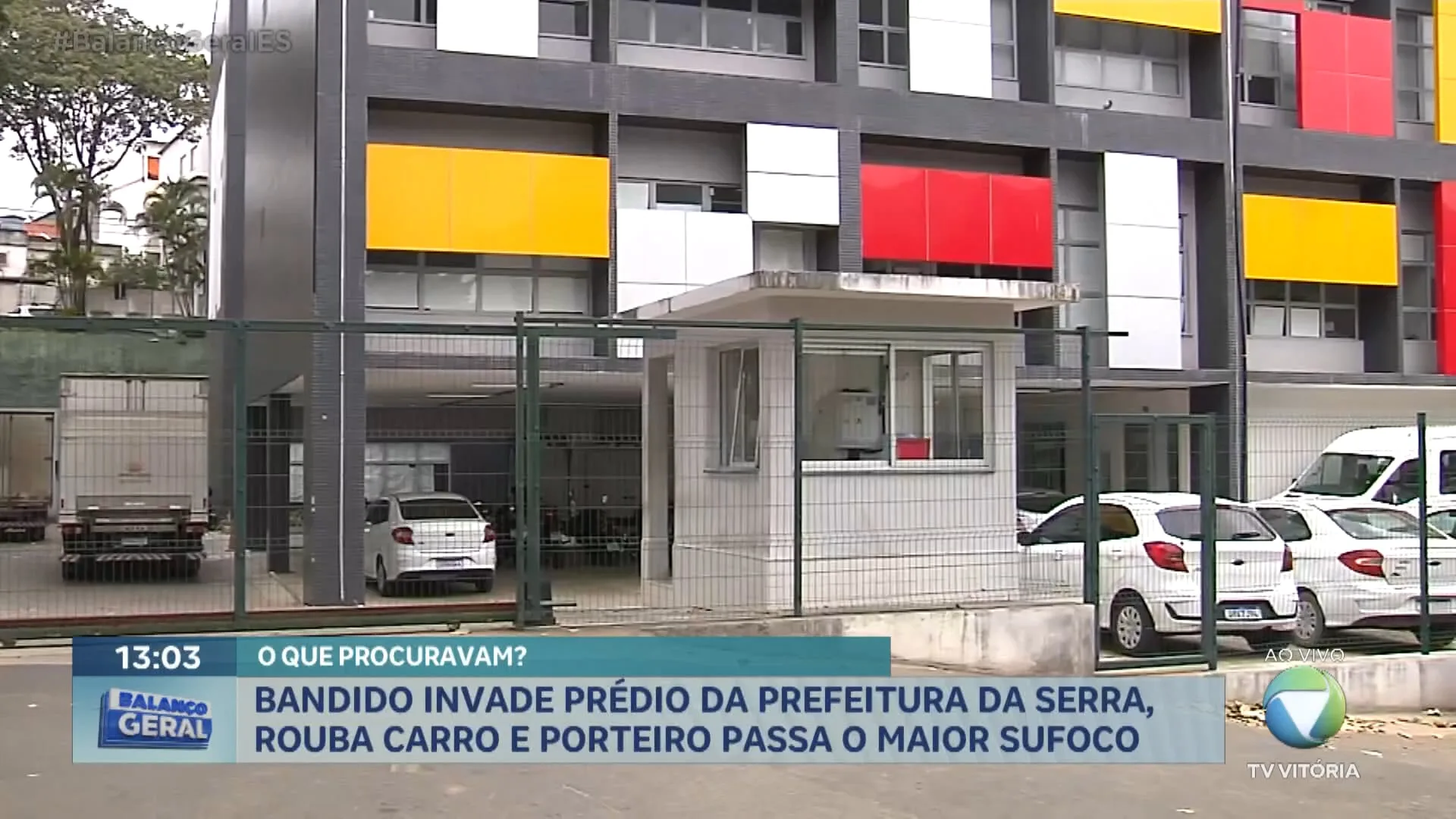 O QUE PROCURAVAM? BANDIDO INVADE PRÉDIO DA PREFEITURA DA SERRA, ROUBA CARRO E PORTEIRO PASSA O MAIOR SUFOCO