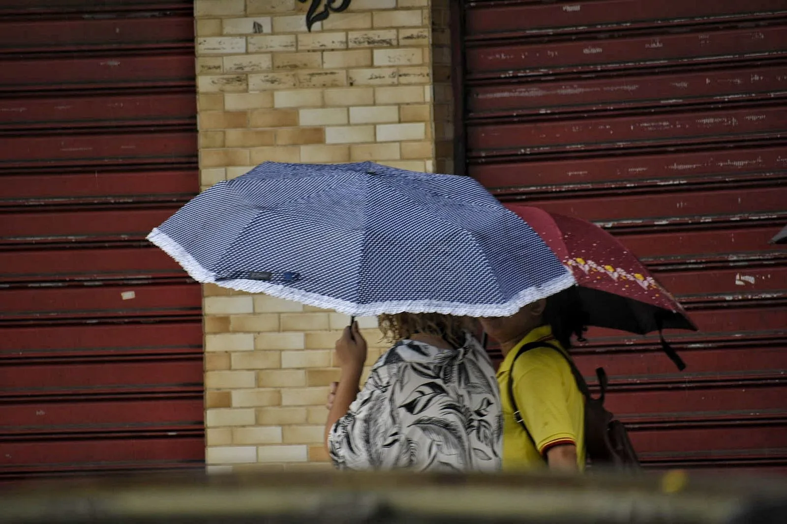 Semana começa com alerta de chuva para 20 cidades do ES; veja lista