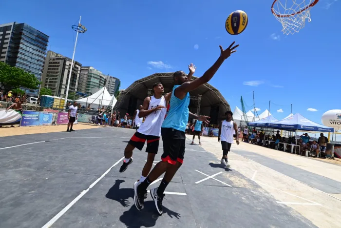 Desafio de basquete na Arena de Verão