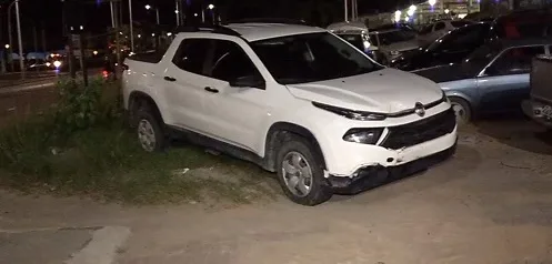 Homem é preso após ser flagrado andando em carro com placas adulteradas na Serra