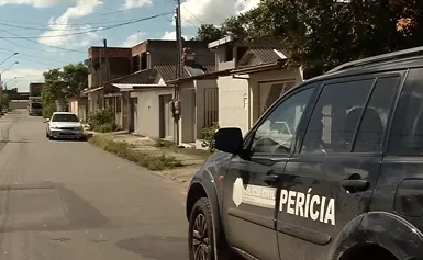 Casal é rendido dentro de casa durante assalto; homem acabou baleado