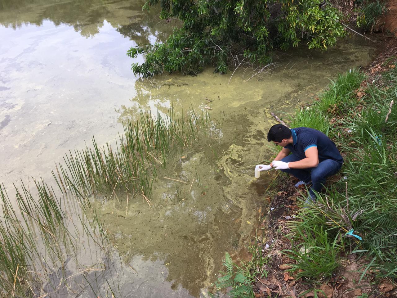 Denúncia aponta lagoa do bairro Sol Nascente recebendo resíduos químicos em Guarapari