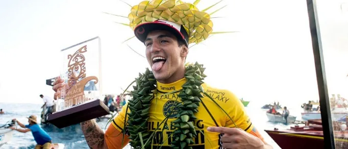 Número um do surfe mundial, Gabriel Medina está "emocionado" após vitória em campeonato