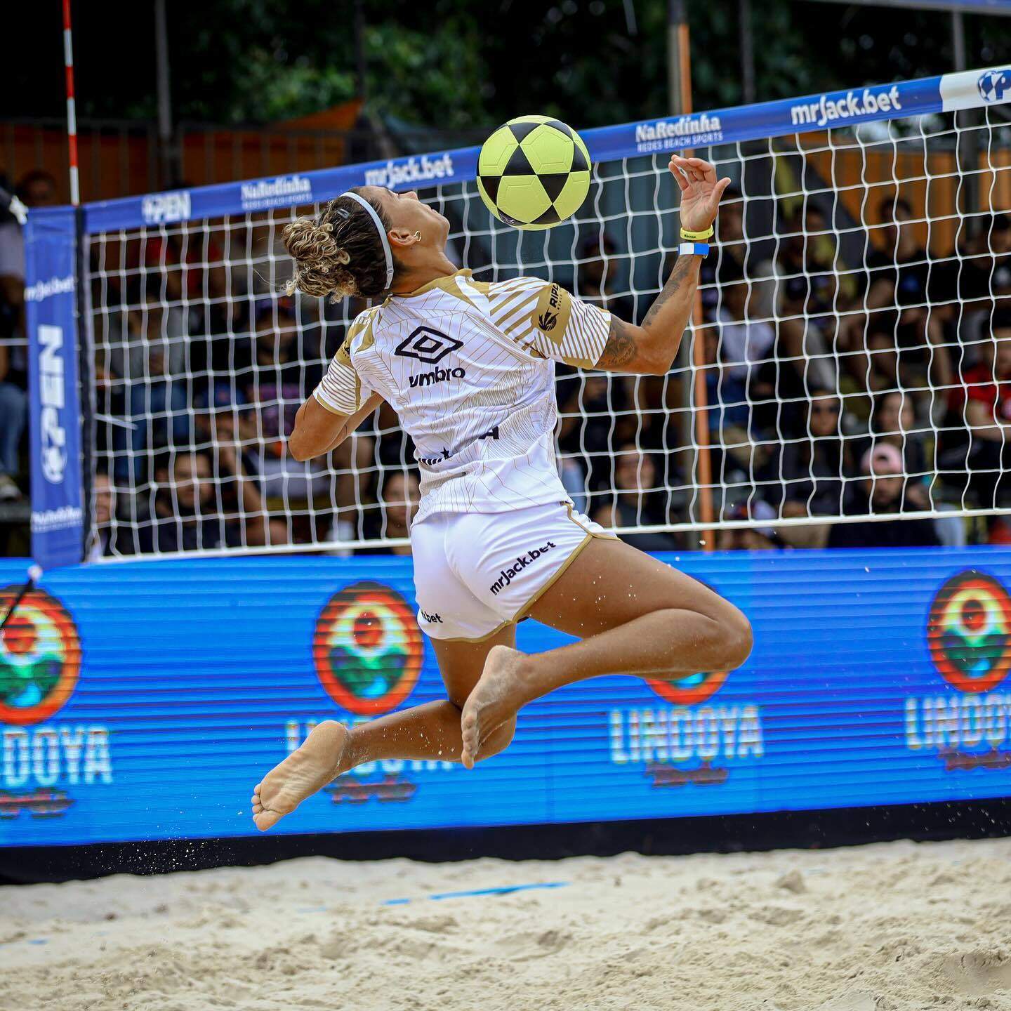 Feras do futevôlei e do beach soccer na Arena de Verão de Vila Velha; veja a programação