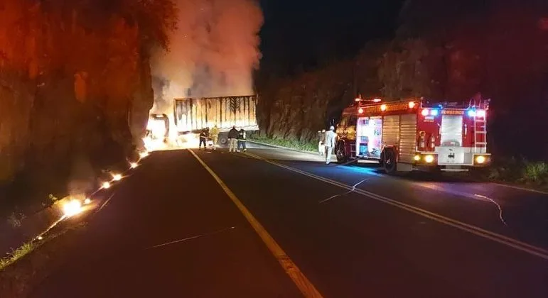 VÍDEO | Quadrilha fortemente armada assalta transportadora e espalha terror no Paraná