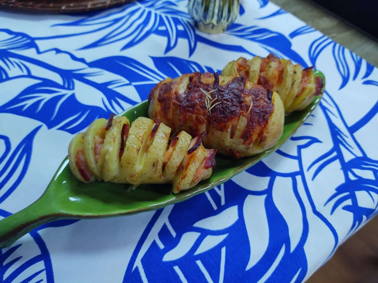 Batatas recheadas com queijo e bacon