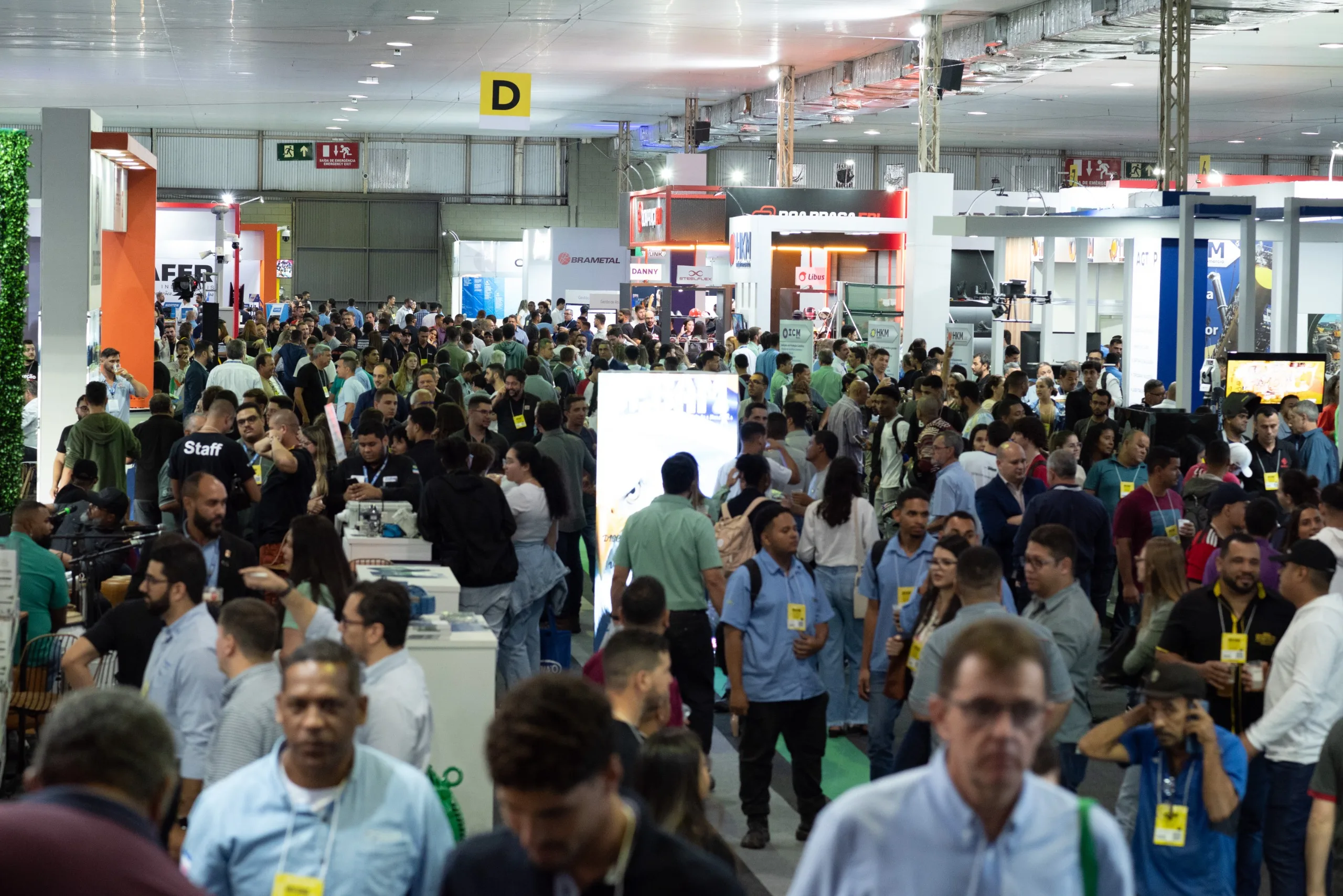 Mec Show apresenta empilhadeira remota e até robô subaquático