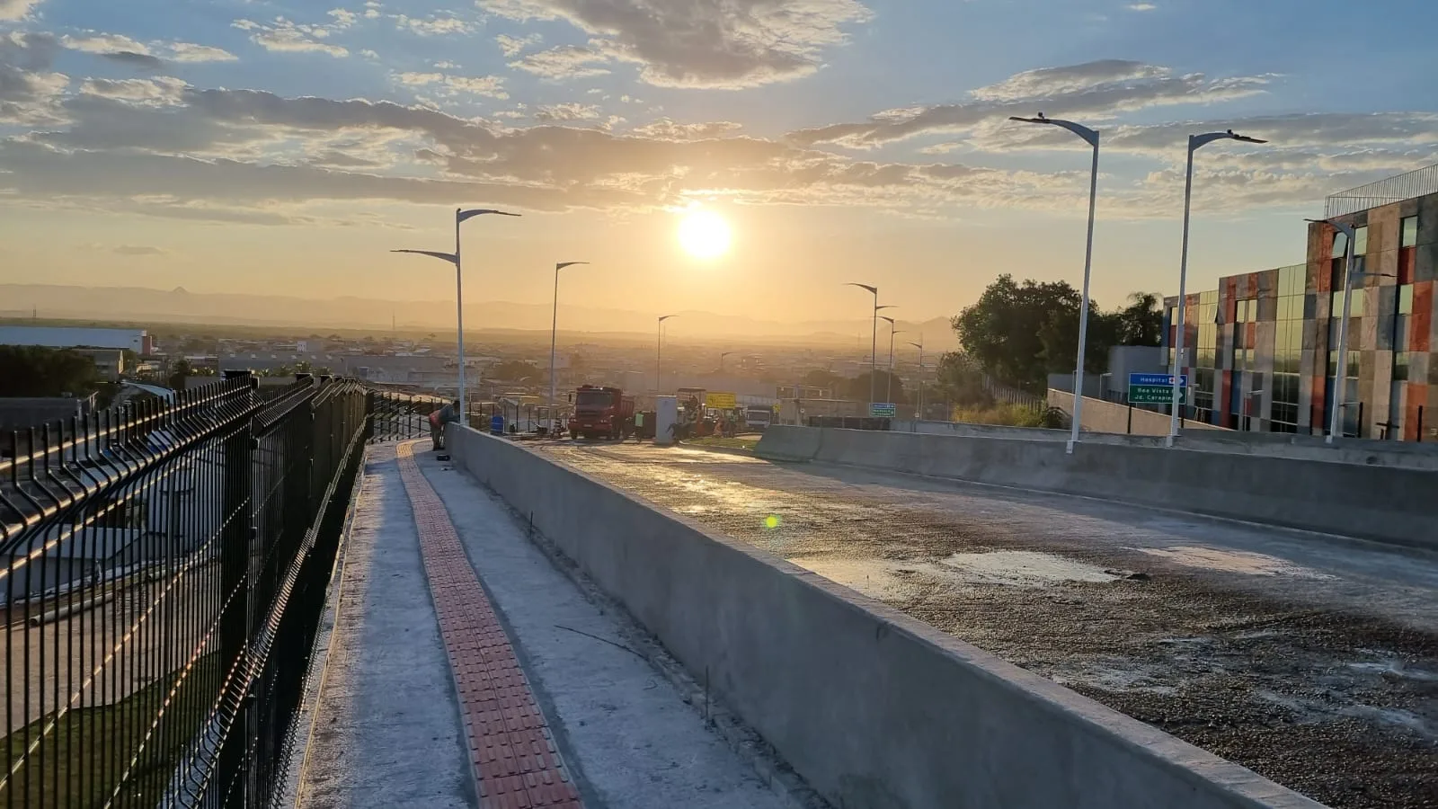 Painel eletrônico vai orientar motoristas na reta final das obras do viaduto de Carapina