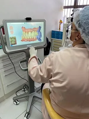 Aparelho invisível: tecnologia é aliada na correção dos dentes