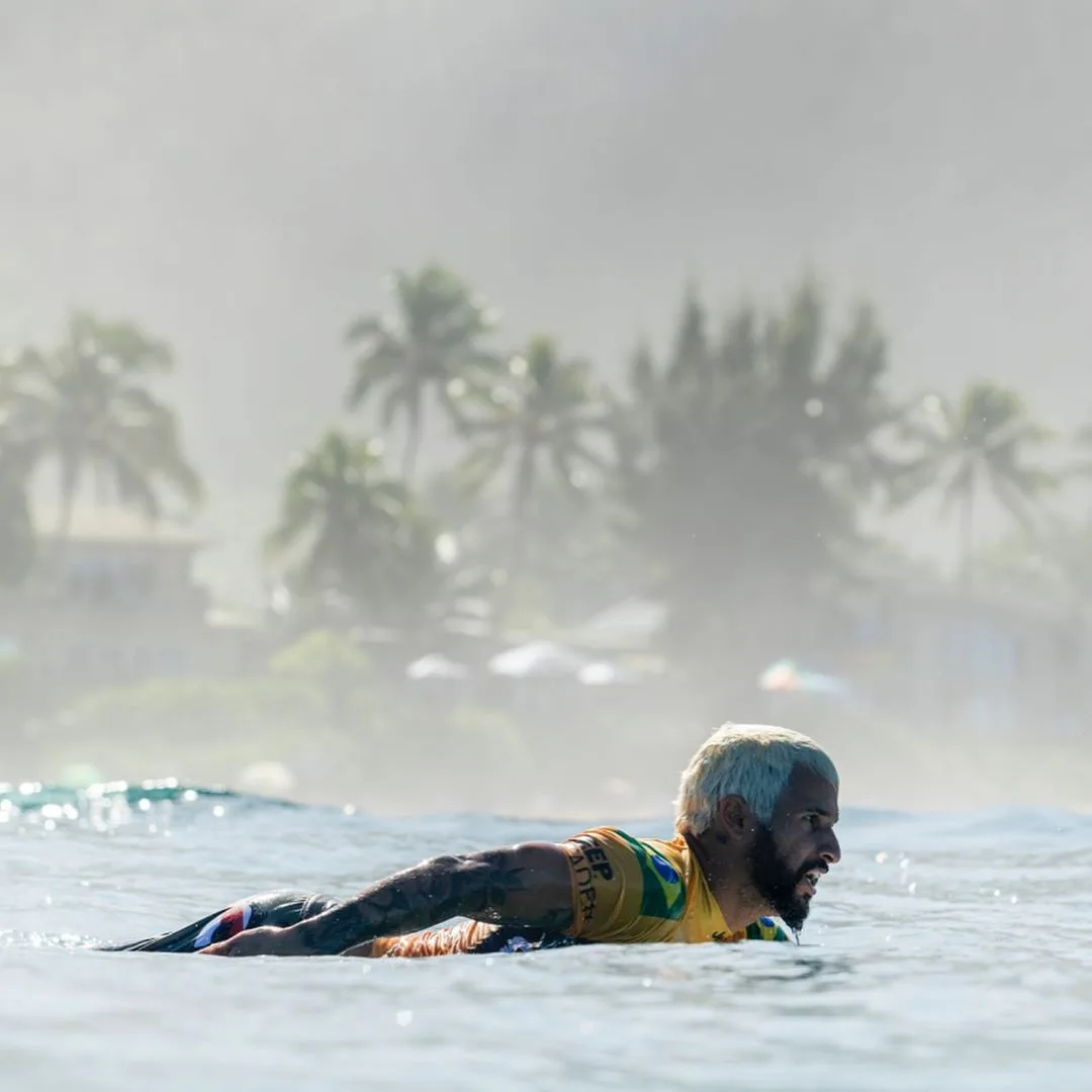 Das 'pranchas' de isopor ao topo do mundo: Italo Ferreira é sucesso no surfe