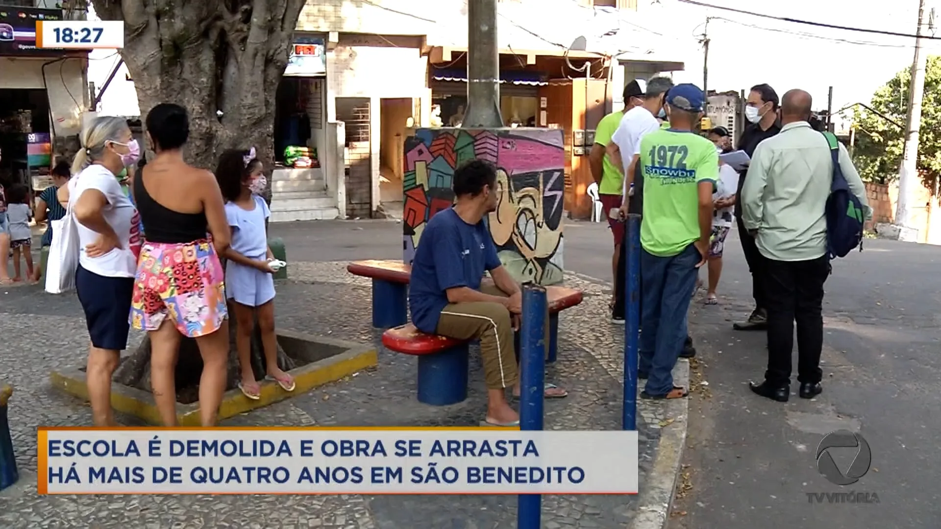 Escola é demolida e obra se arrasta há quatro anos